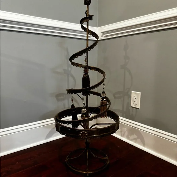 Vintage Spiral Metal Tree - Picture 3 of 6
